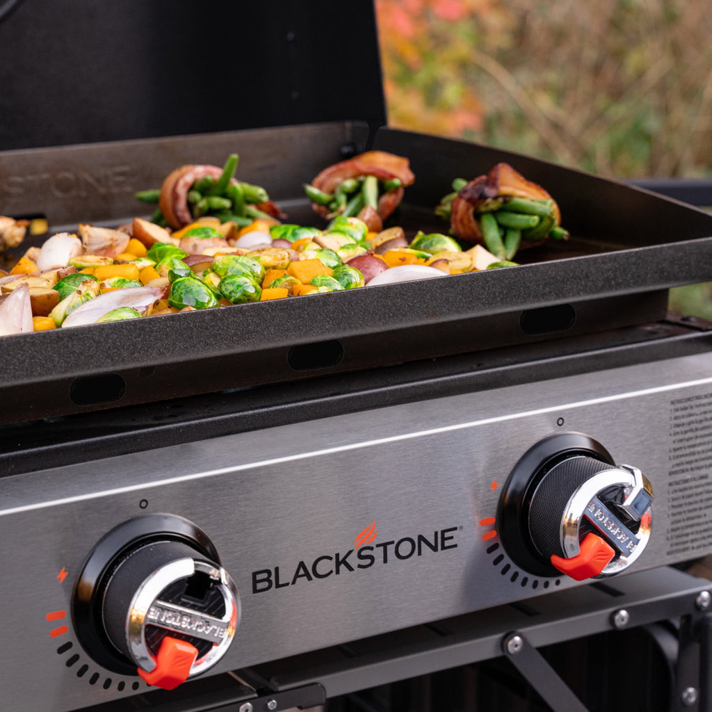 Blackstone 2-Burner 22 Tabletop Griddle with Hood Omnivore Plate and Stainless Front Panel Gas Grills