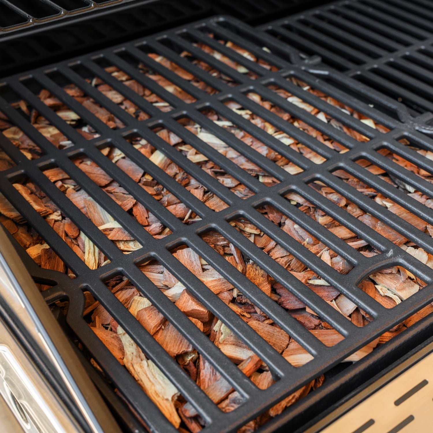 Nexgrill 4-Burner Dual Fuel Gas Grill with Side Burner and Griddle Insert, 627 SQ In Total Cooking Space, 59,000 BTUs Output, BBQ Grill Perfect for Outdoor Gatherings - 720-0958HE Gas Grills