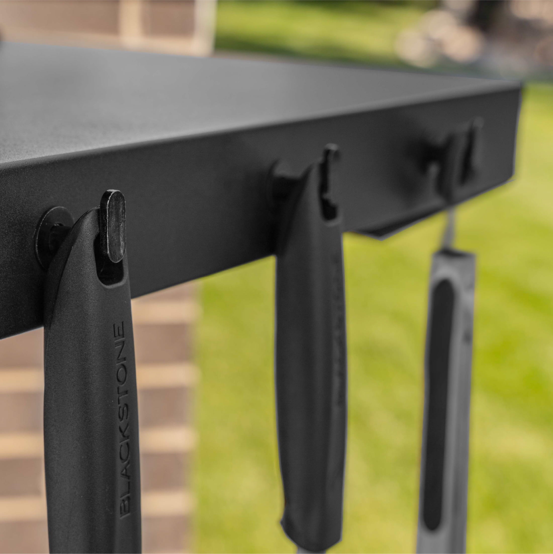 Blackstone Iron Forged 4 Burner Liquid Propane Outdoor Griddle with Hood Black Blackstone