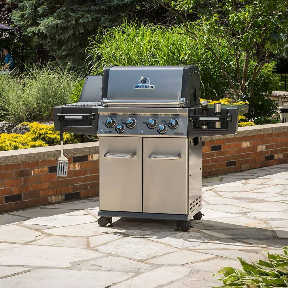 Broil King Regal S490 Pro Infrared 4-Burner Freestanding Grill, 25.5in., Propane Broil King